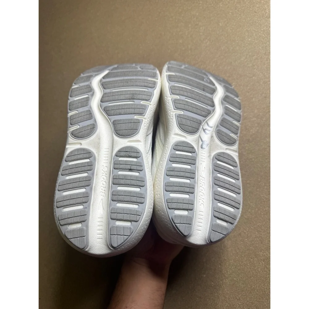 Brooks Ghost Max White Leather Running Shoes Womens 10 Medium 1204321B142